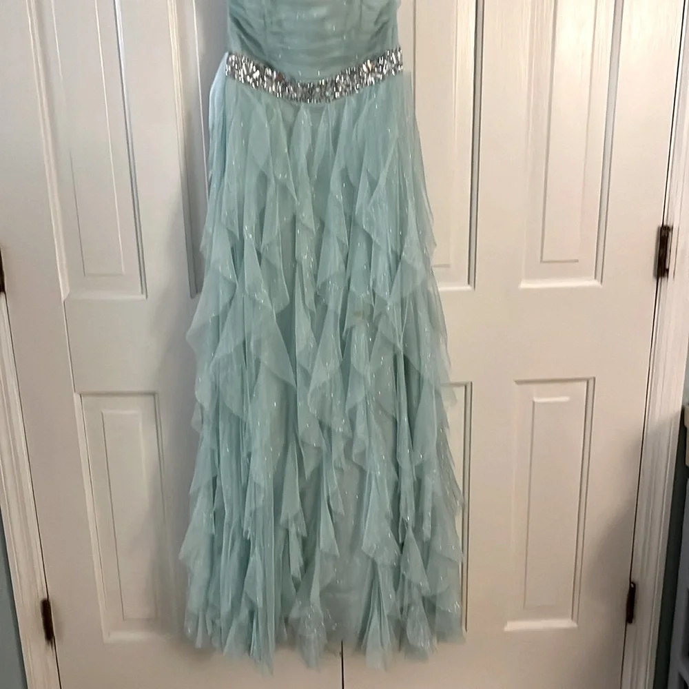 PRICE DROP!🌸 Mint Green Prom dress by (Nights by teeze me), Size 3 in Juniors. - Picture 4 of 9